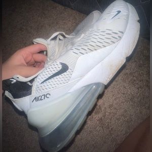 women’s 9.5 Air Max 270 Nike